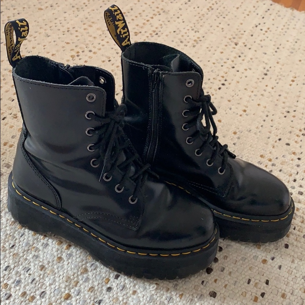 Dr. Marten Jadon black smooth platform boot
